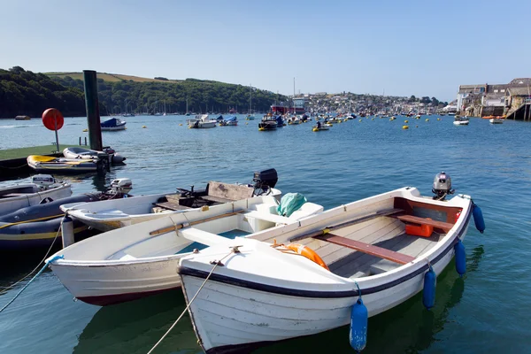 Colourful boats on Fowey river Cornwall England near St Austell on a beautiful summer day — Stock Photo, Image