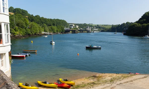 Fowey Cornwall Inghilterra vicino St Austell e Polruan in una bella giornata estiva — Foto Stock