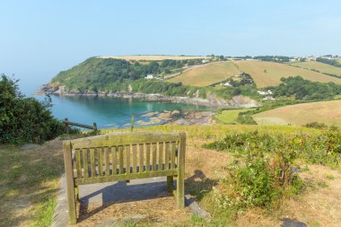 talland defne güzel mavi kurnaz güneşli bir günde looe ve polperro cornwall İngiltere İngiltere arasında