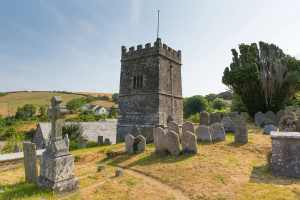 Kerk in talland baai tussen looe en polperro cornwall Engeland uk — Stockfoto