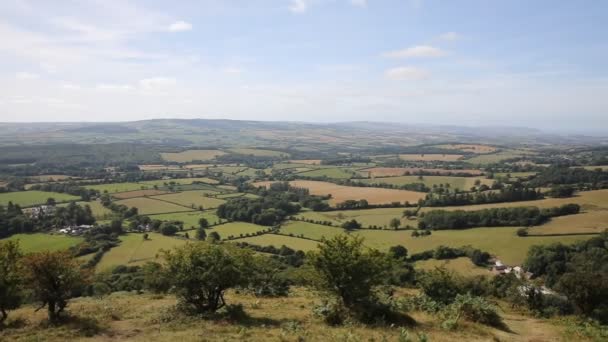 Vista desde las colinas de Quantock Somerset Inglaterra og campos verdes — Vídeos de Stock