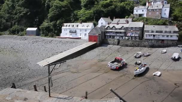 Clovelly harbour Devon Angleterre Royaume-Uni beau village côtier et port — Video