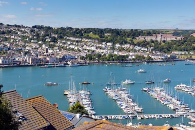 Dartmouth devon ve kingswear gelen Harbour dart Nehri üzerinde tekne