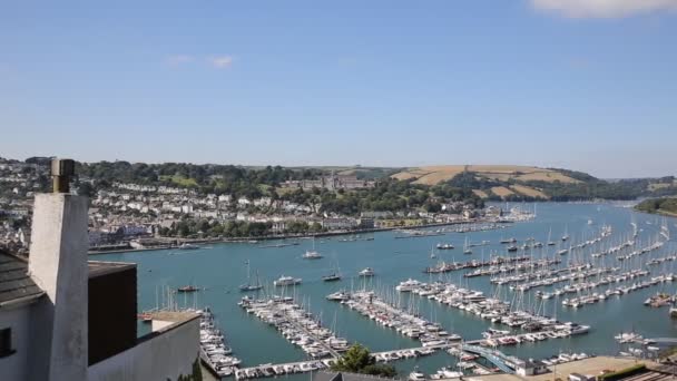 Dartmouth devon och båtar på dart floden från kingswear england Storbritannien — Stockvideo