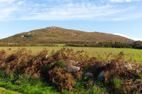 Campos y colinas Cornualles Zennor cerca de St Ives Inglaterra Reino Unido con cielo azul y nubes —  Fotos de Stock