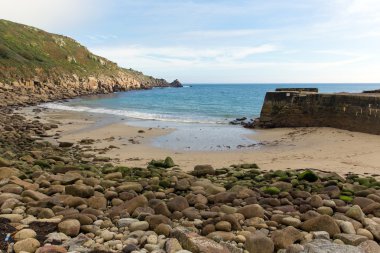 penwith Yarımadası'nda yaklaşık dört mil güneyinde penzance lamorna plaj ve koyu cornwall İngiltere İngiltere