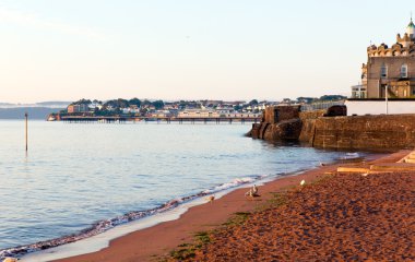 Paignton iskele ve sandy beach torbay devon İngiltere torquay ve brixham turistik yerlerin yakınında
