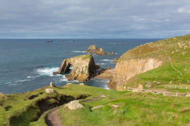 Lands end cornwall İngiltere'de İngiliz turist çeken