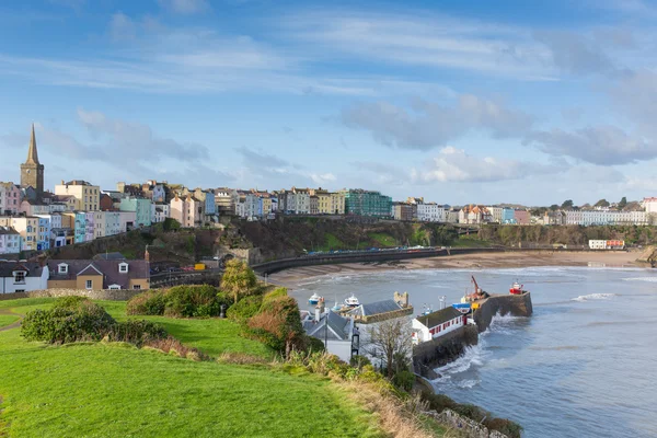 Visa tenby staden och hamnen pembrokeshire Wales historiska walesiska staden — Stockfoto