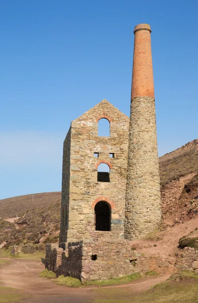 Cornwall Zinnmine England UK in der Nähe von st agnes Leuchtturm an der Südwestküste Pfad bekannt als Quaddel Coats — Stockfoto