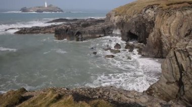 Deniz feneri ve cornwall alan olağanüstü doğal güzellikleri içinde Atlas Okyanusu bakan godrevy İngiltere İngiltere sahil ve Güney Batı sahil yolu özellikleri