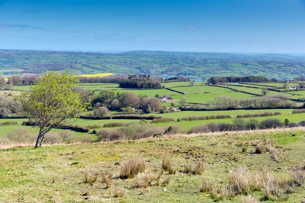 Vista de Black Down a colina mais alta em Mendip Hills Somerset, no sudoeste da Inglaterra, em direção a Blagdon Lake e Chew Valley — Fotografia de Stock