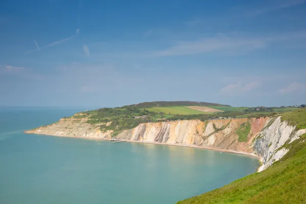 Alum bay isle of wight nádherná pláž a skály a záliv u jehly turistická atrakce — Stock fotografie