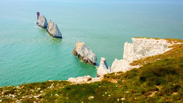 La Isla de las Agujas de Wight punto de referencia por Alum Bay — Foto de Stock