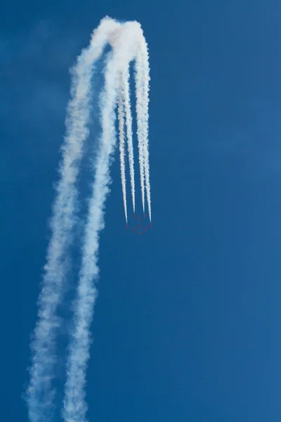 The Red Arrows jet planes British RAF aerobatic display team — Stock Photo, Image