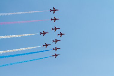 Kırmızı oklar jet uçakları İngiliz raf akrobasi ekran takımı