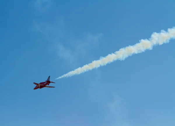 빨간색 화살표 제트 비행기 영국 영국 공군 곡예비행 디스플레이 팀 — 스톡 사진