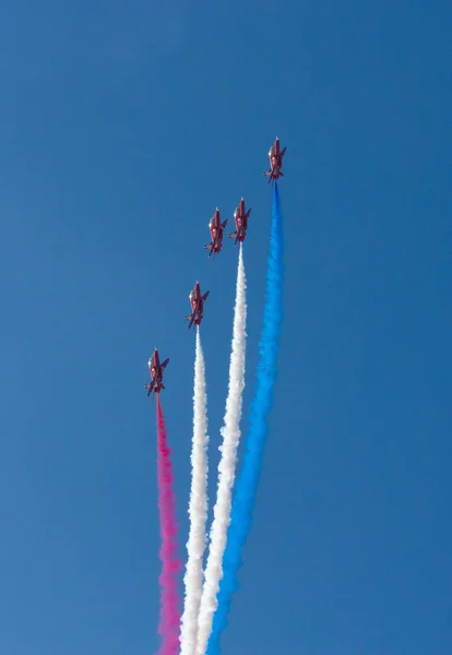 The Red Arrows jet planes British RAF aerobatic display team — Stock Photo, Image
