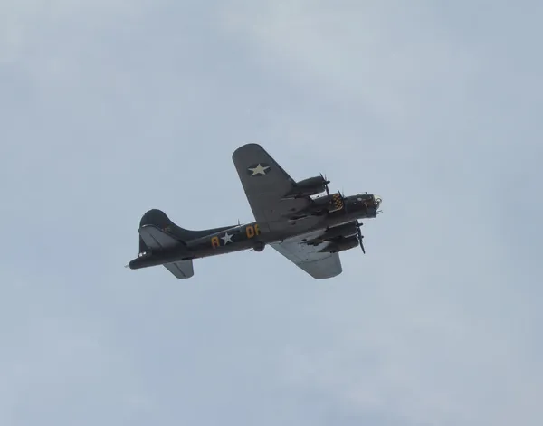 Bombardero B-17 de la Fortaleza Voladora utilizado por las Fuerzas Aéreas del Ejército de los Estados Unidos USAAF en la Segunda Guerra Mundial y fabricado por Boeing —  Fotos de Stock