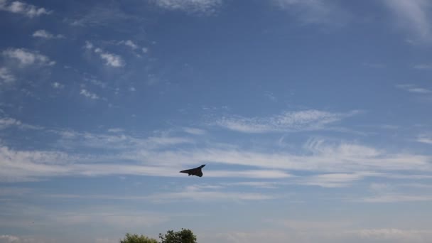 Vulcan bommenwerper militaire vliegtuigen vroeger gebruikt door de Britse raf — Stockvideo