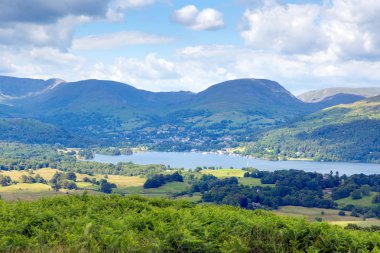 Windermere Gölü gölleri Milli Parkı İngiltere İngiltere güzel güneşli yaz gününde