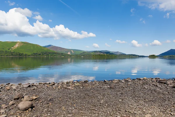 DerwentWater Lake District National Park Cumbria England uk south of Keswick blue sky on beautiful calm sunny summer day with reflections and clouds view towards catbells — Stock Photo, Image