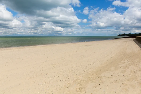 沙质海滩赖德怀特岛低 — 图库照片