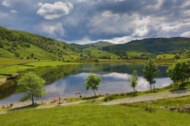 watendlath tarn lake district cumbria İngiltere derwent suya yakın borrowdale ve thirlmere vadiler arasındaki