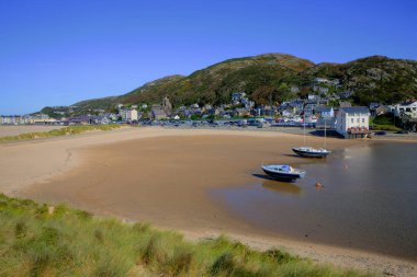 Barmouth Wales Gwynedd 'deki güzel sahil kasabası Snowdonia Ulusal Parkı Uk