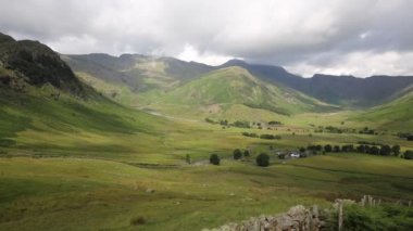 langdale valley lake district cumbria görünümü üzerinde kamp eski dungeon ghyll İngiltere İngiltere tarafından blea tarn için yürüyüş