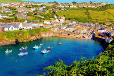 Port Isaac Cornwall Cornish limanı ve balıkçı köyü İngiltere mavi deniz ve gökyüzü