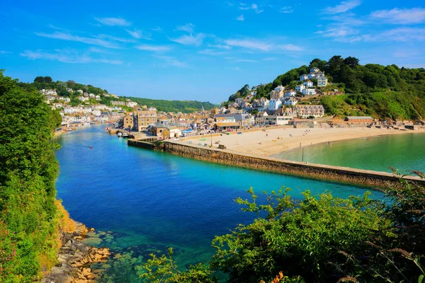 Looe Cornwall Stadt Und Strand Und Hafen Mit Wunderschönem Blauen — Stockfoto