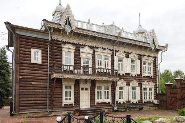 Vecchio Edificio Architettonico Con Finestre Legno Bianco Provincia Russia — Foto Stock