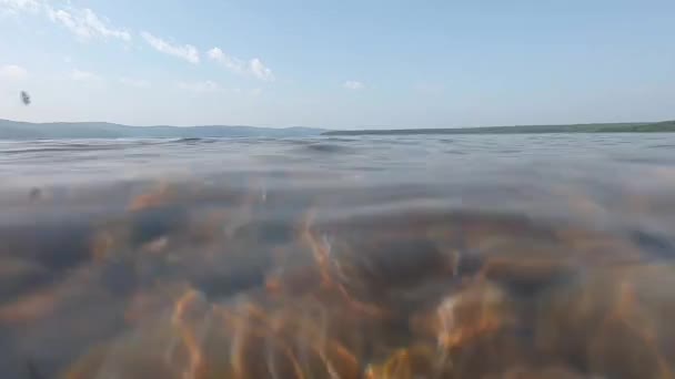 Czysta Woda Jeziora Baikal Kamera Jest Zanurzona Pod Wodą — Wideo stockowe
