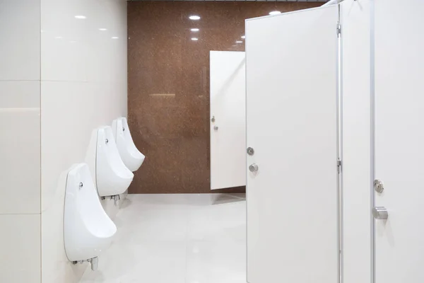 Cuarto Baño Hombres Fontanería Blanca — Foto de Stock