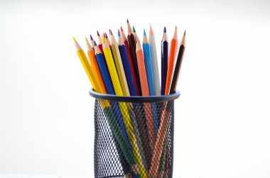 çeşitli renkli kalemler