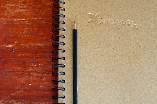 Notizbuch und Bleistift — Stockfoto