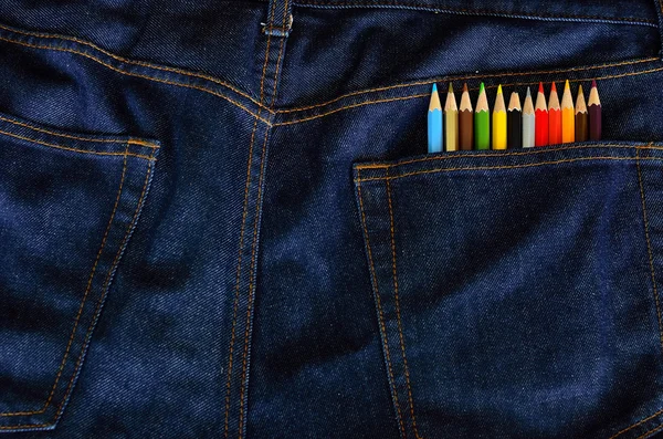 Crayons dans la poche du jean — Photo