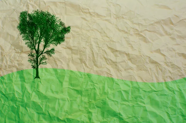 재활용된 종이 나무와 그린 필드 — 스톡 사진