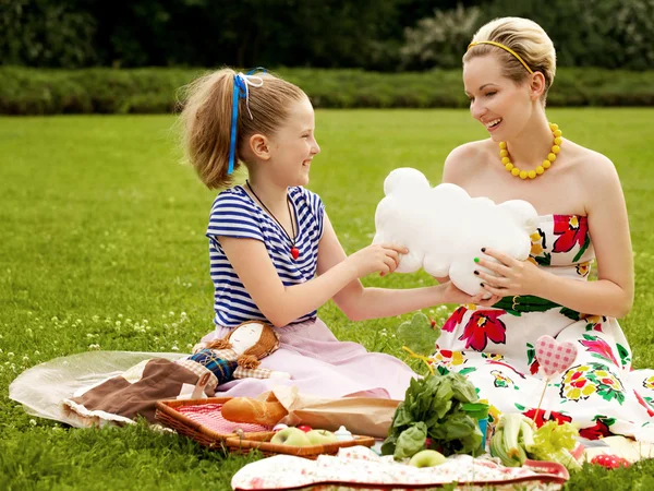 Happy family. A Beautiful Mother and Daughter — Stock Photo, Image