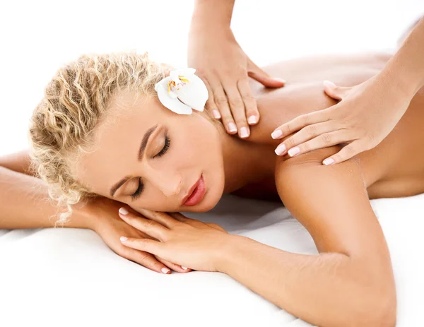 Massage. Close-up of a Beautiful Woman Getting Spa Treatment — Stock Photo, Image