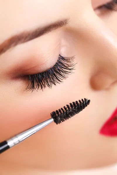 Woman eye with beautiful makeup — Stock Photo, Image