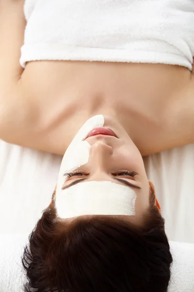 Mulher com máscara cosmética . — Fotografia de Stock