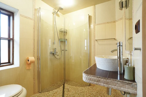 黄色的现代浴室 — 图库照片