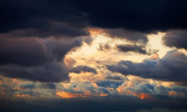 Zonsondergang wolken — Stockfoto