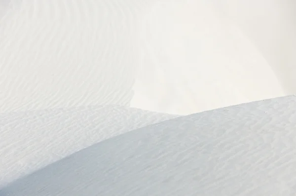 Op witte zand ruggen — Stockfoto
