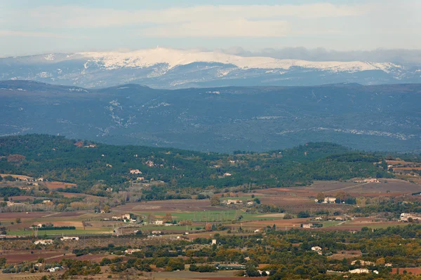 Zobrazení krajiny Provence v zimě — Stock fotografie