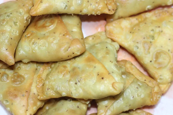 Penutup Rumah Yang Lezat Membuat Kue Samosa Pedas Dan Renyah — Stok Foto