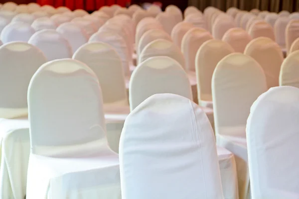 White chairs for the wedding guests — Stock Photo, Image