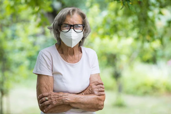 Elderly Woman Wearing Protective Face Mask Corona Virus — Fotografie, imagine de stoc